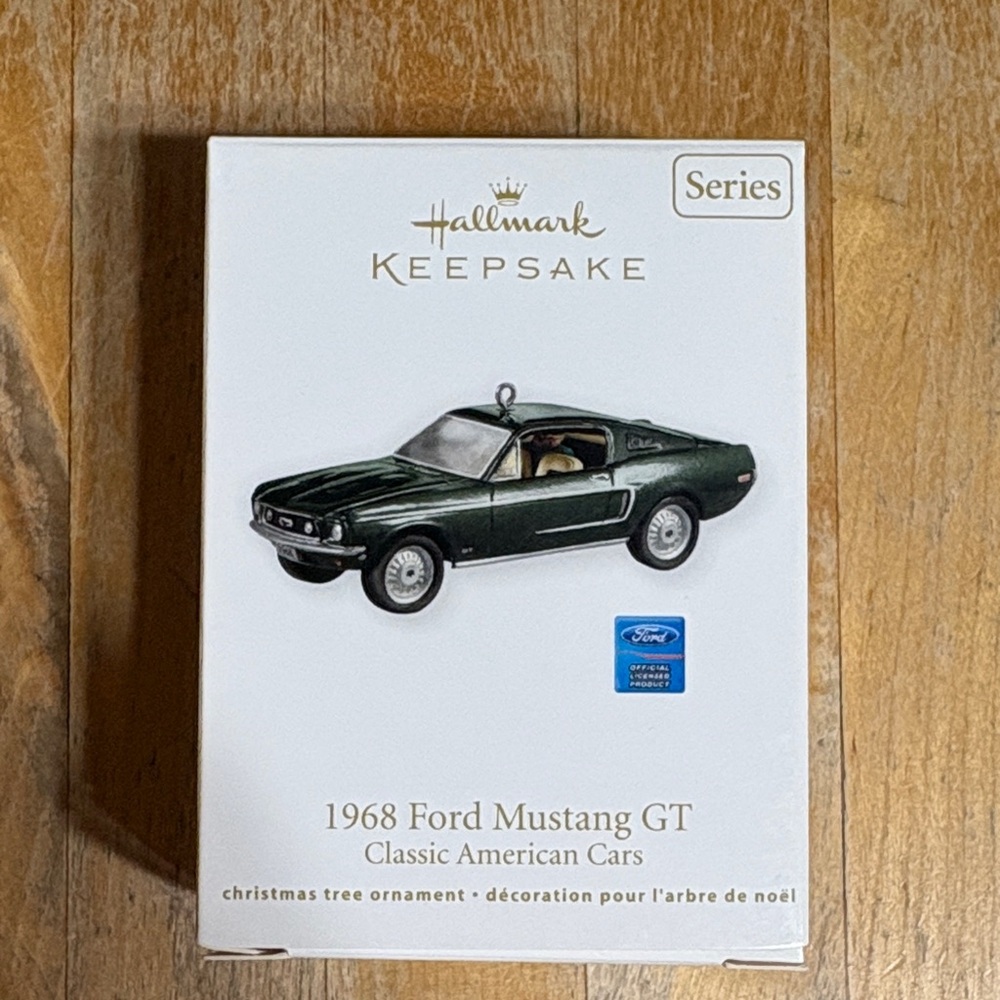 Hallmark Keepsake #21-2011  1968 Ford Mustang GT Ornament